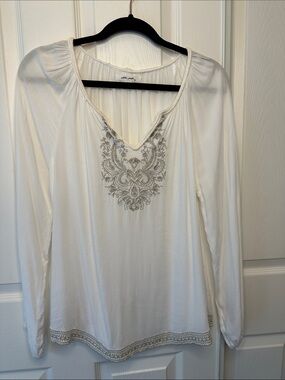 Ultra Pink Cream Long-Sleeve V-Neck Top with Silver Embroidery